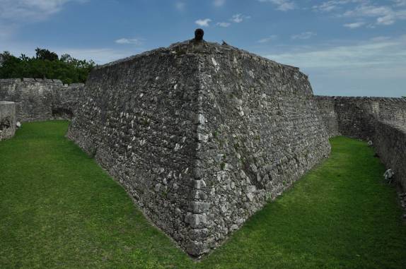 Forte de Bacalar, no sul do Yucatán, no México. Construída para barrar piratas!